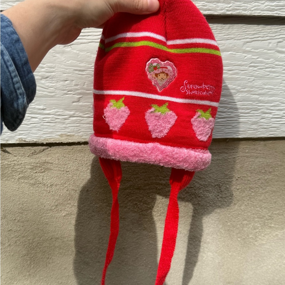 2004 strawberry shortcake winter hat